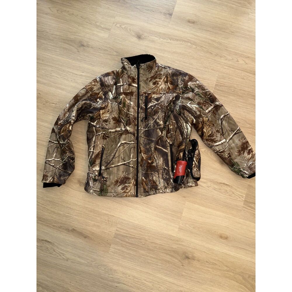 Milwaukee M12 Heated Jacket Men’s XL Realtree AP Camo w/ Battery Hunting Coat